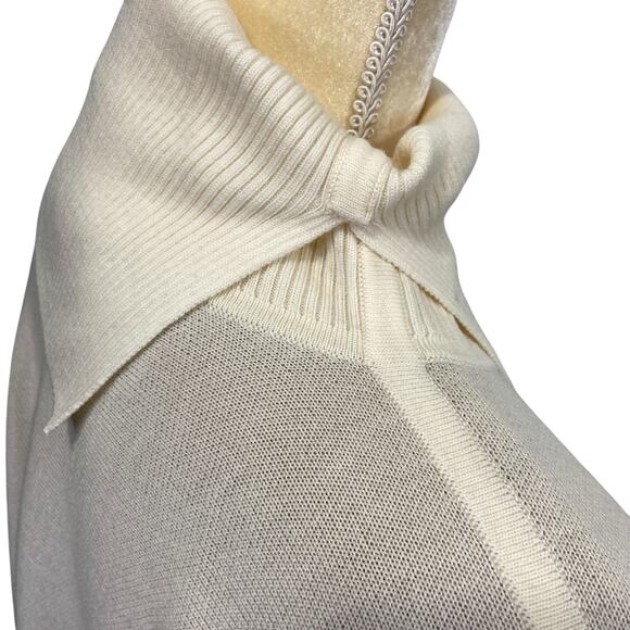 Boss Hugo Boss Reversible Poncho in Wool With Striped Border - Picture 7 of 12